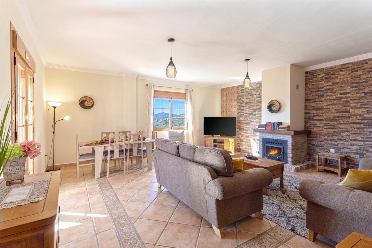 Casa Del Valle Con Piscina Privada Villa Alcaucín Екстериор снимка
